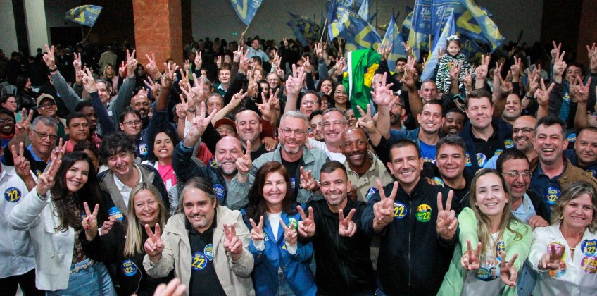 Furlani reúne mais de 2 mil pessoas em Barra Mansa em encontro com Douglas Ruas